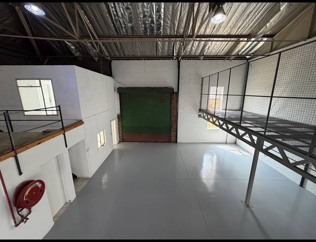 351M² WAREHOUSE TO LET IN HALFWAY HOUSE